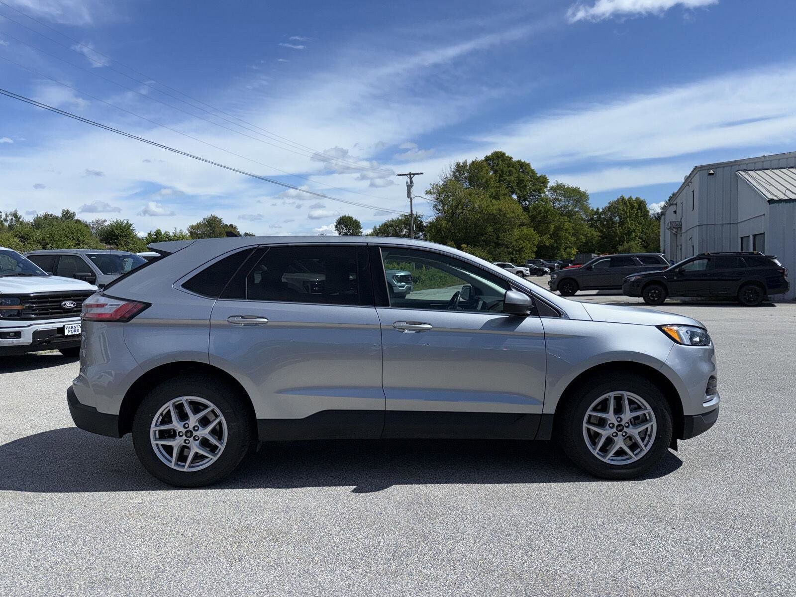2024 Ford Edge SEL photo 4