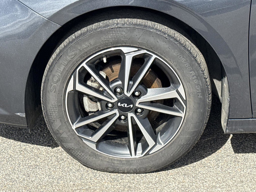 Used 2023 Kia Forte LXS LXS IVT