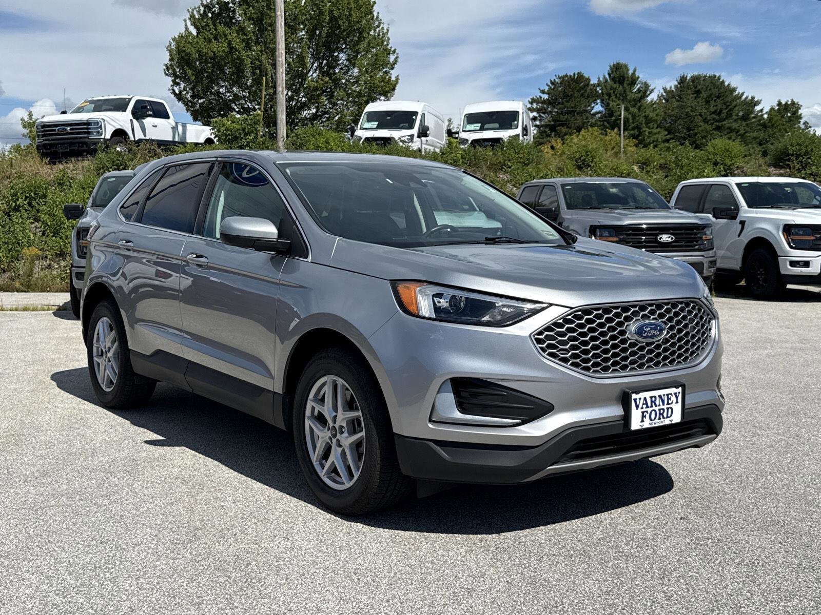 2024 Ford Edge SEL photo 3