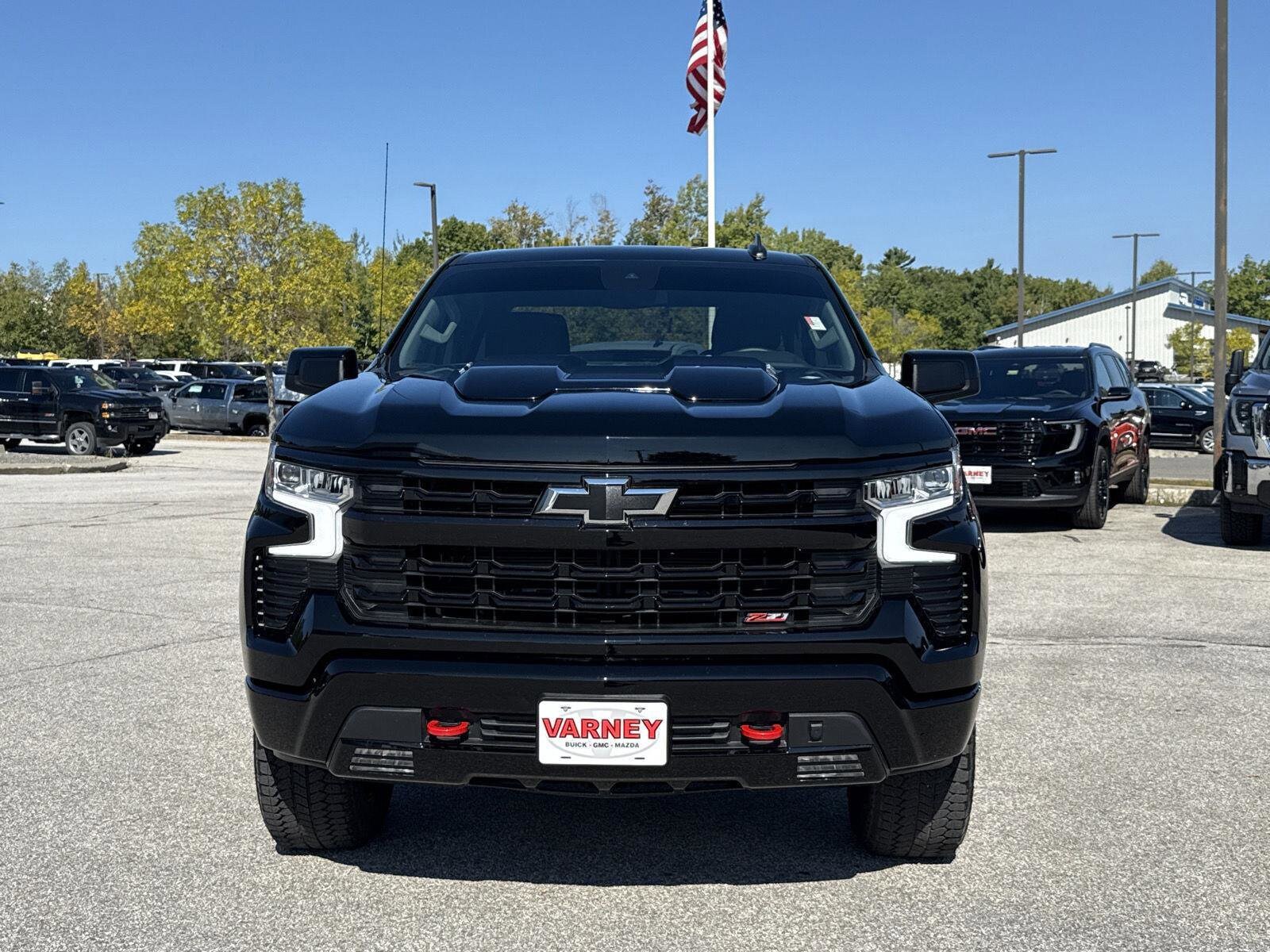 2025 Chevrolet Silverado 1500 LT Trail Boss photo 2