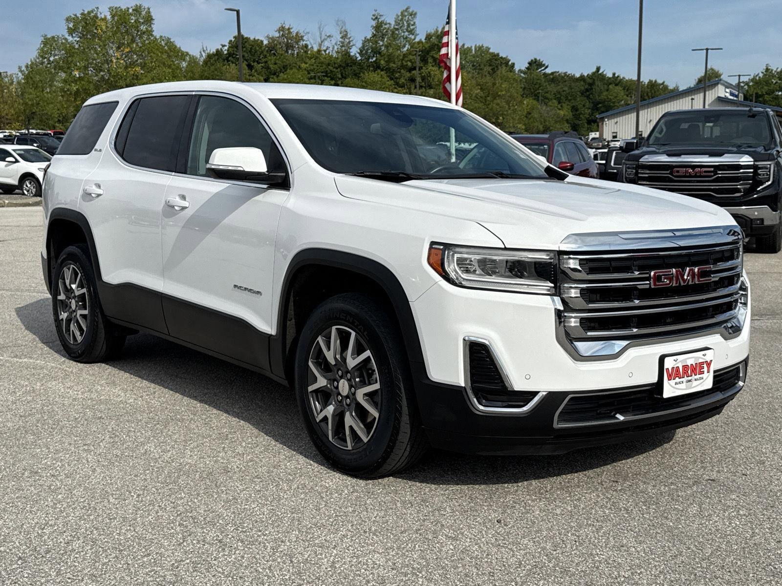2023 Gmc Acadia SLE photo 3