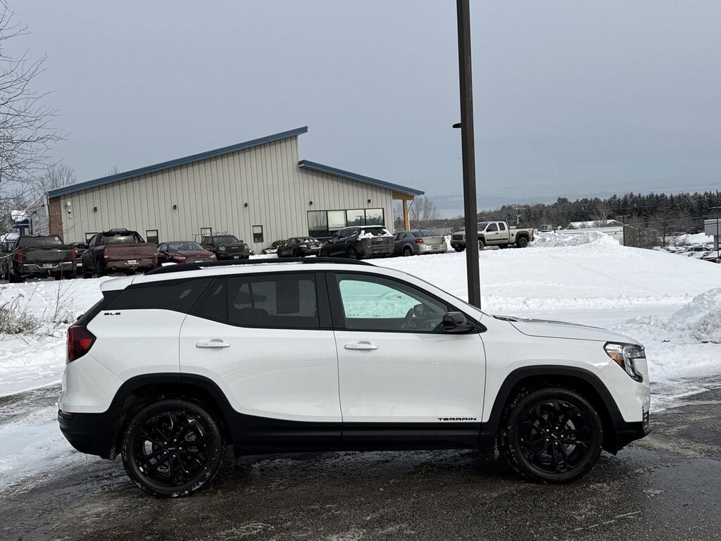 Used 2022 GMC Terrain SLE SUV