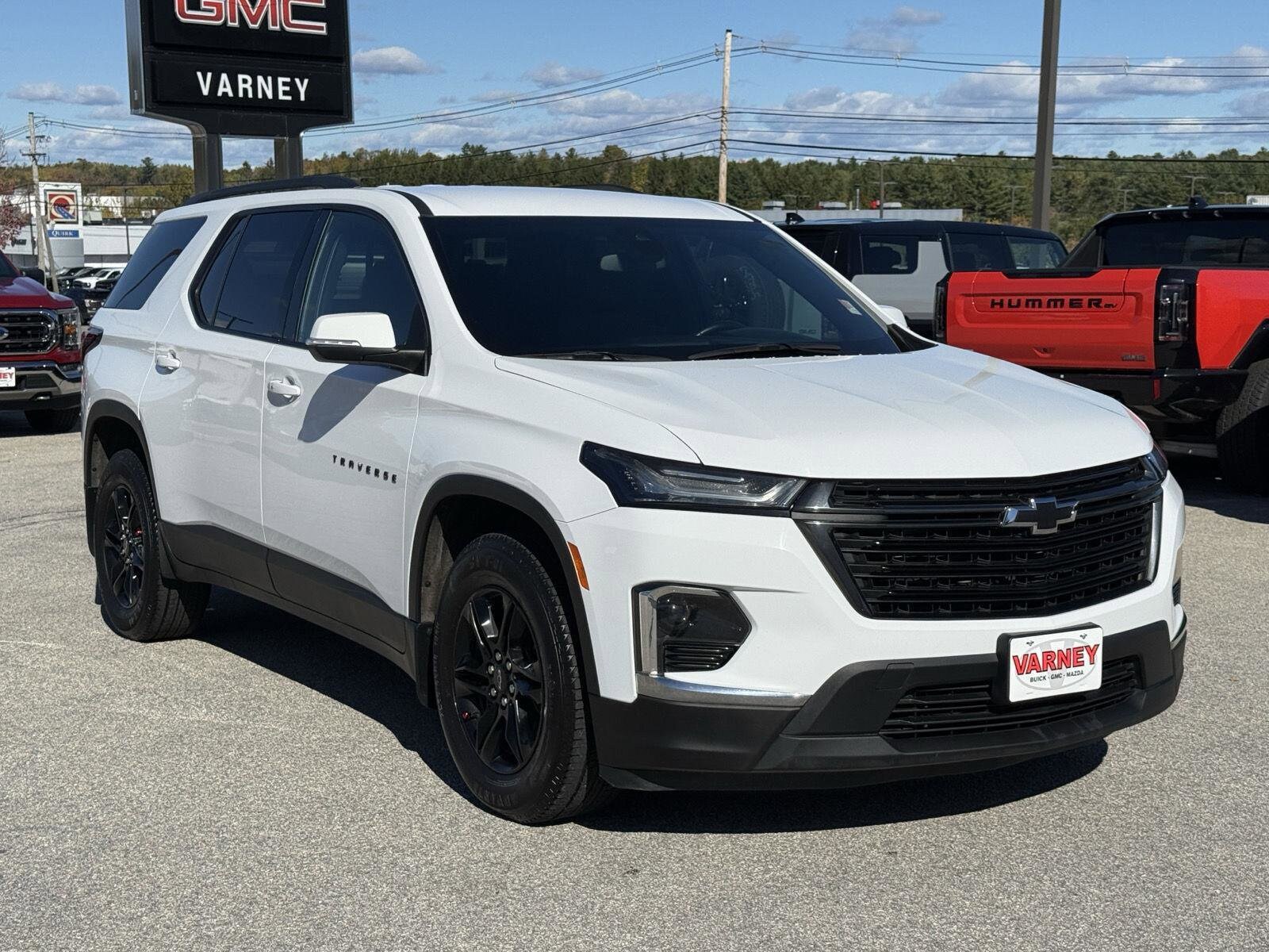 2023 Chevrolet Traverse Cloth 1LT photo 2