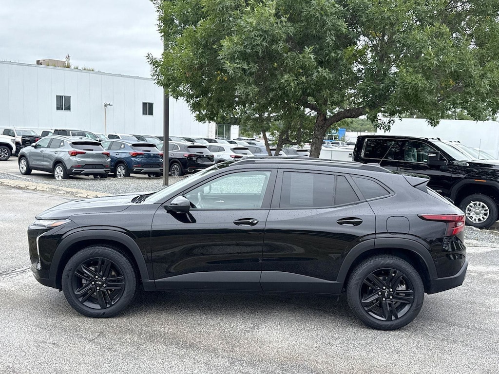 Used 2025 Chevrolet Trax ACTIV SUV