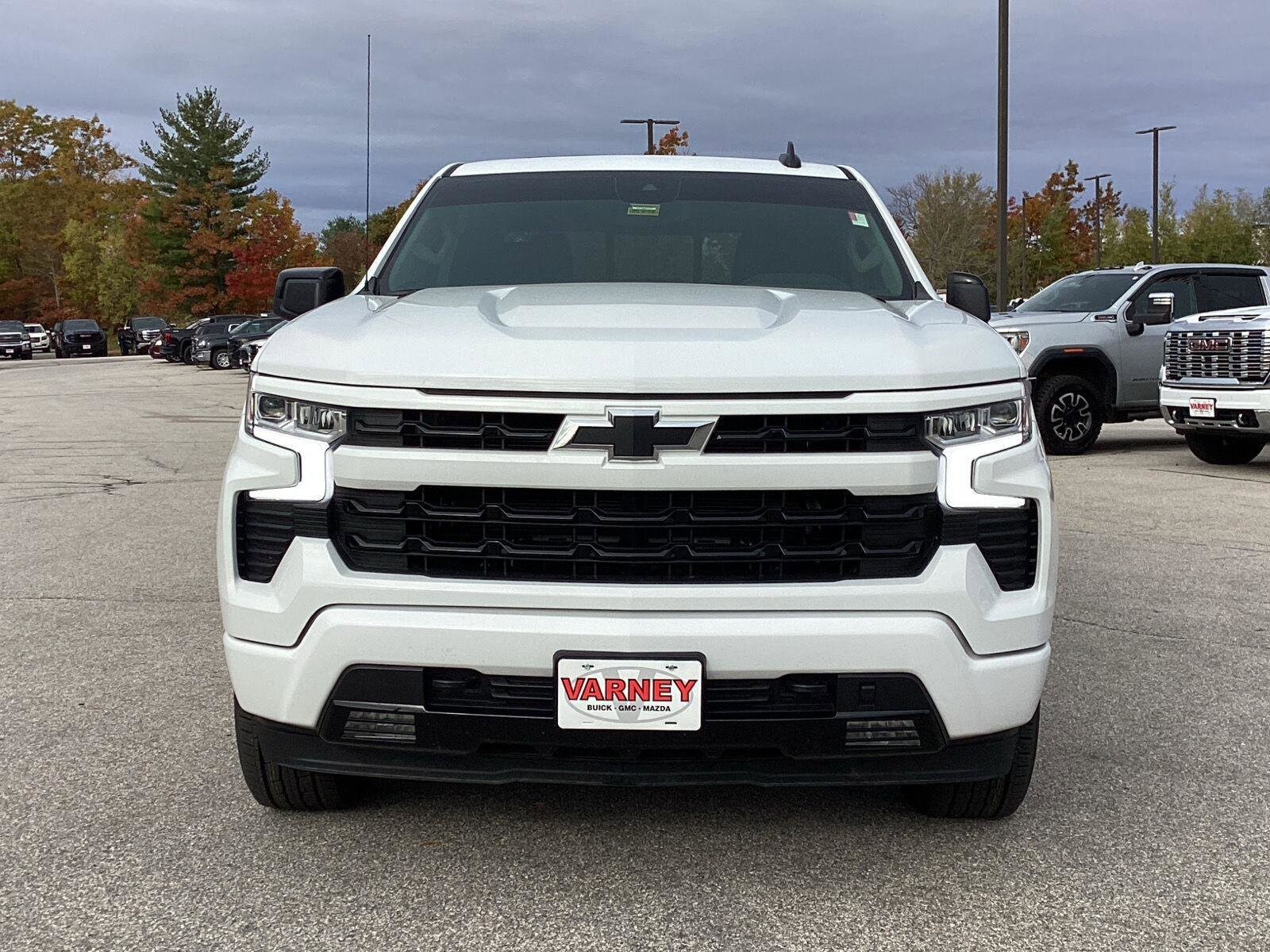 2024 Chevrolet Silverado 1500 RST photo 2
