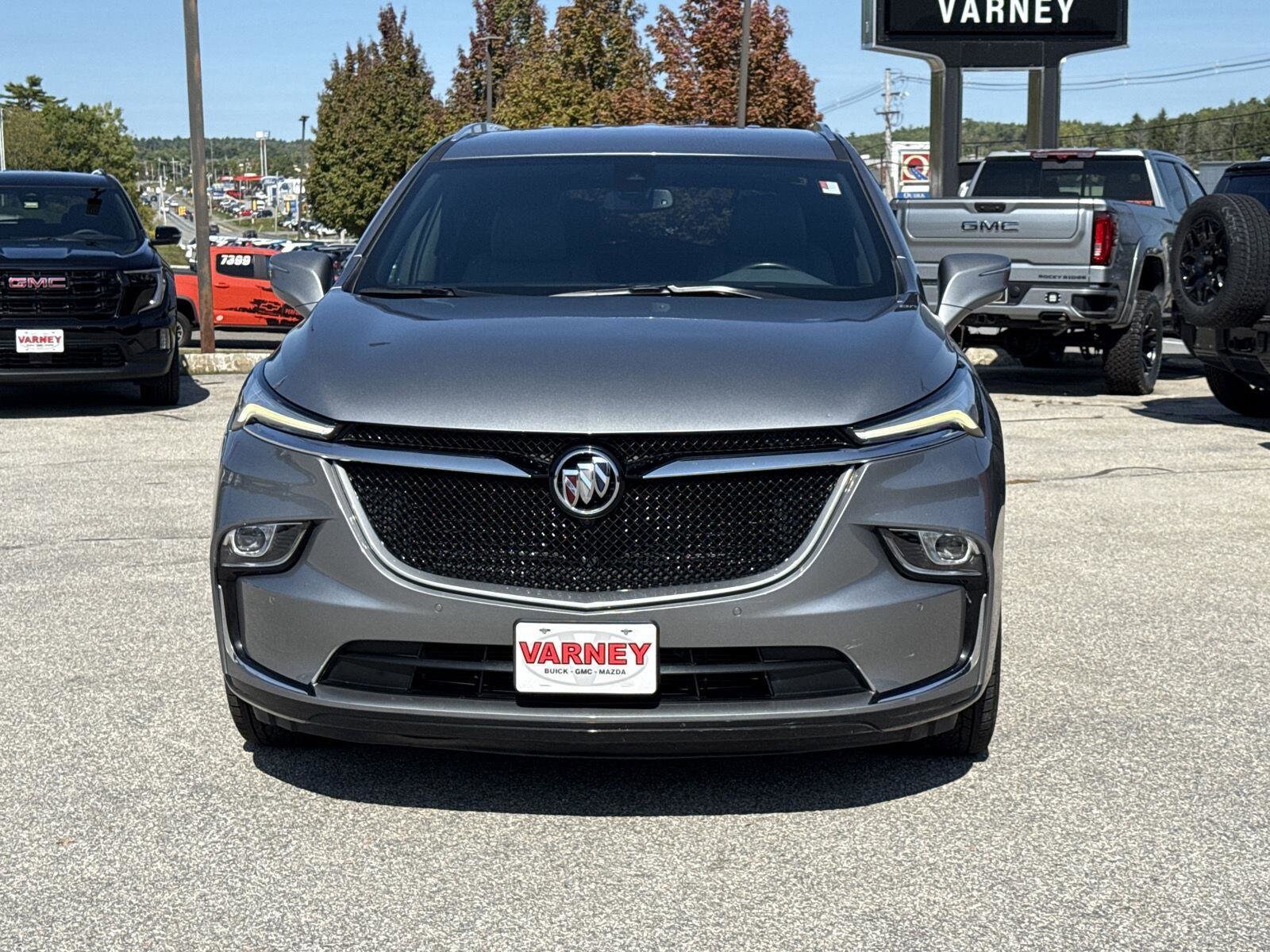 2023 Buick Enclave Essence photo 2