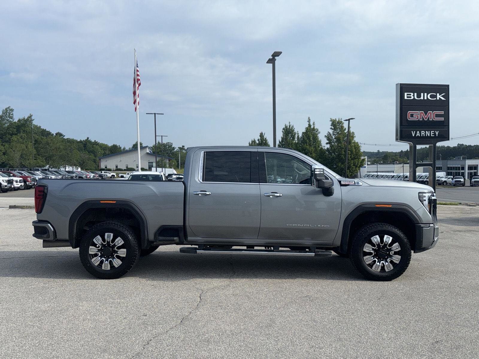 2025 Gmc Sierra 2500 HD Denali photo 3