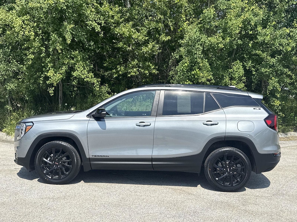 Used 2023 GMC Terrain SLE SUV