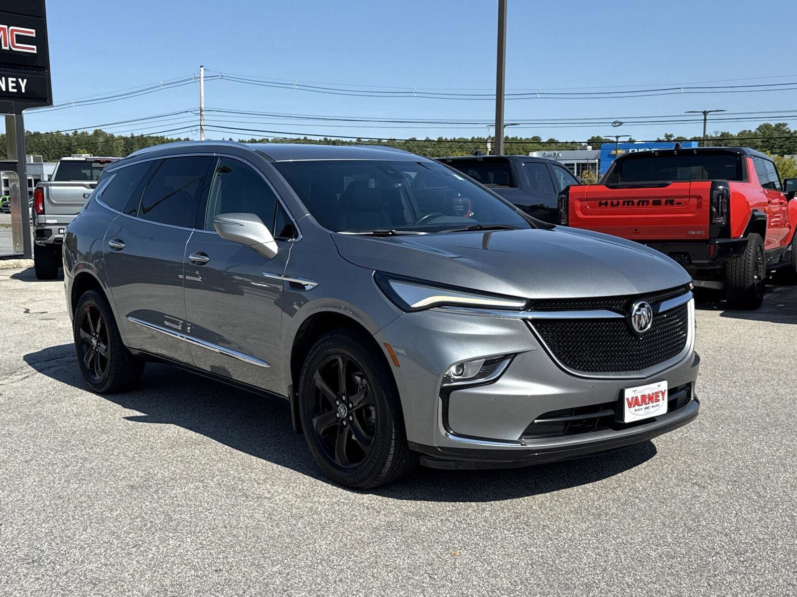 2023 Buick Enclave Essence photo 3