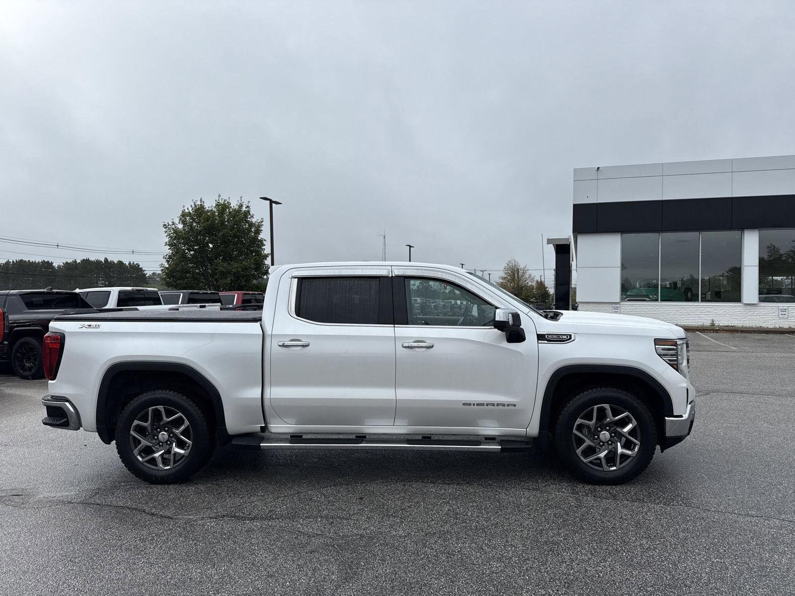 2022 Gmc Sierra 1500 SLT photo 4
