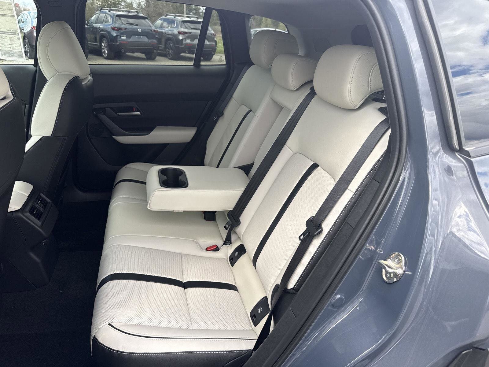 2026 Mazda CX-50 Premium - Photo 12