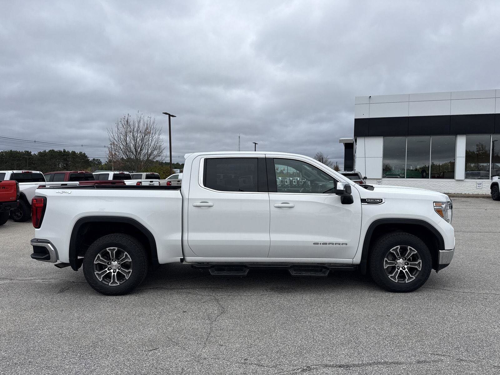 2020 Gmc Sierra 1500 SLE photo 4