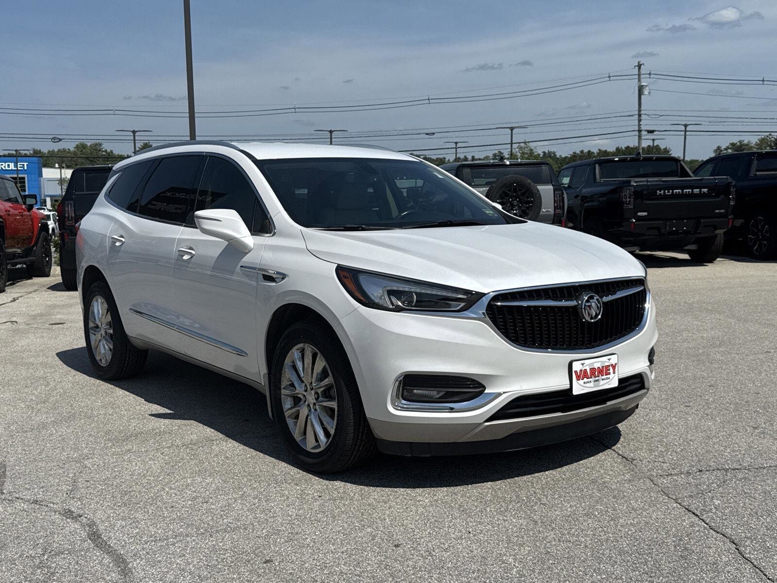 2020 Buick Enclave Essence photo 2