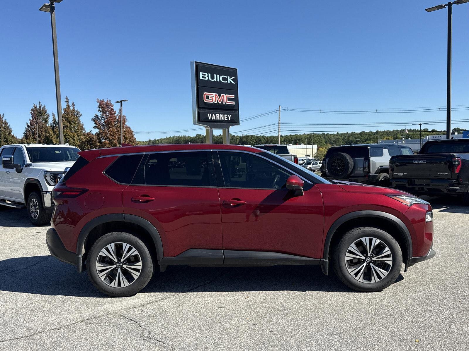 2021 Nissan Rogue SV photo 4