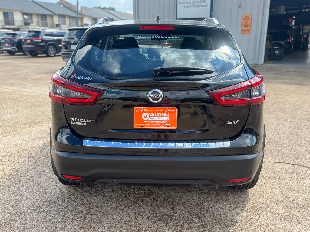 2021 Nissan Rogue Sport SV photo 3