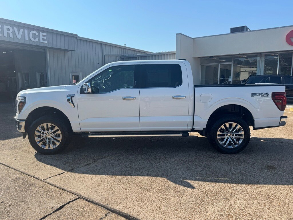 2024 Ford F-150 Lariat photo 2
