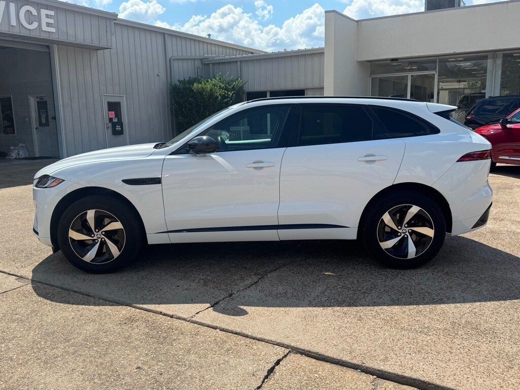2024 Jaguar F-PACE P250 R-Dynamic S photo 2