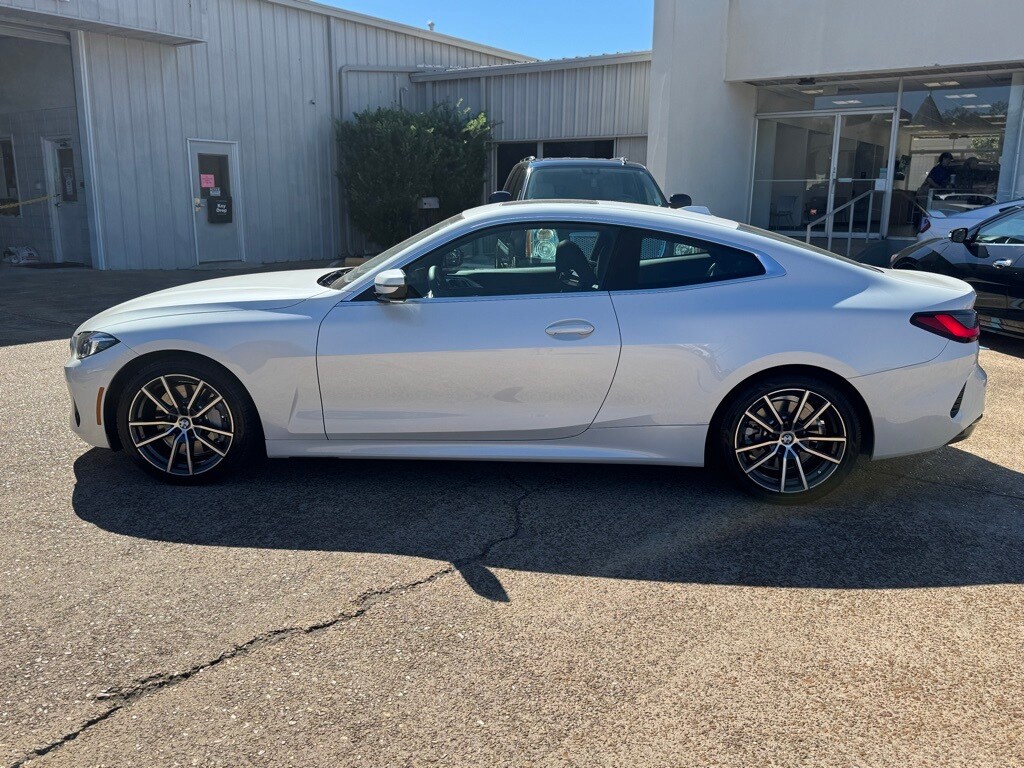 2025 Bmw 430i Coupe photo 2