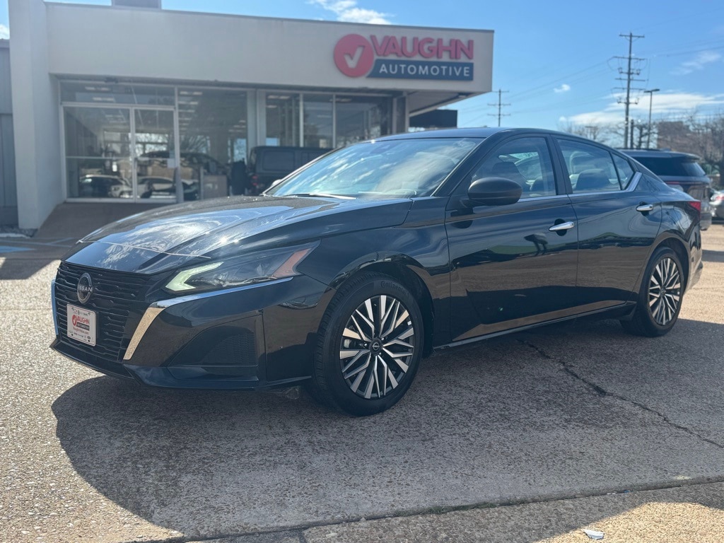 Used 2025 Nissan Altima SV Sedan
