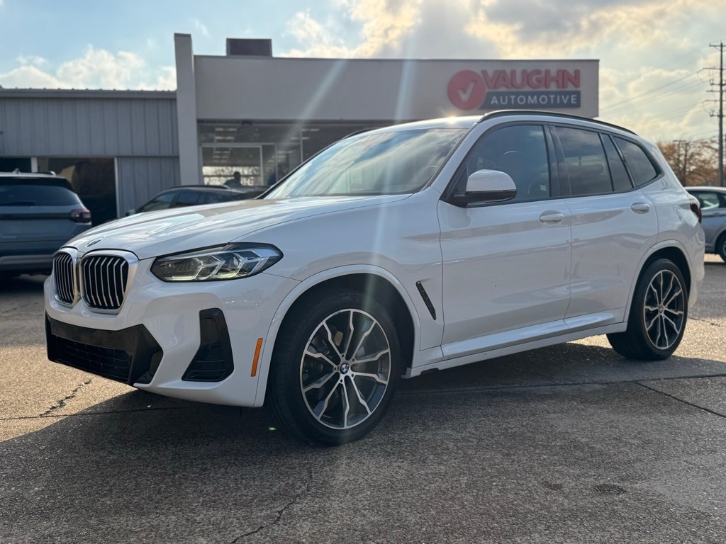 2022 BMW X3 30i's photo