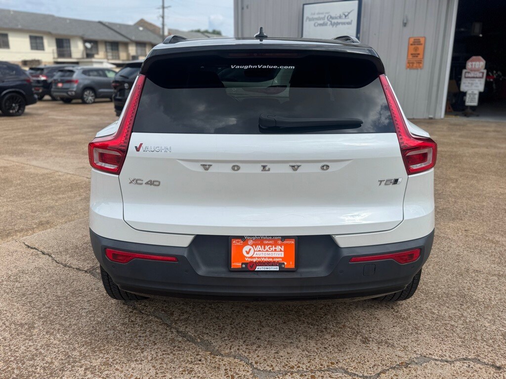 2021 Volvo XC40 T5 R-Design photo 3