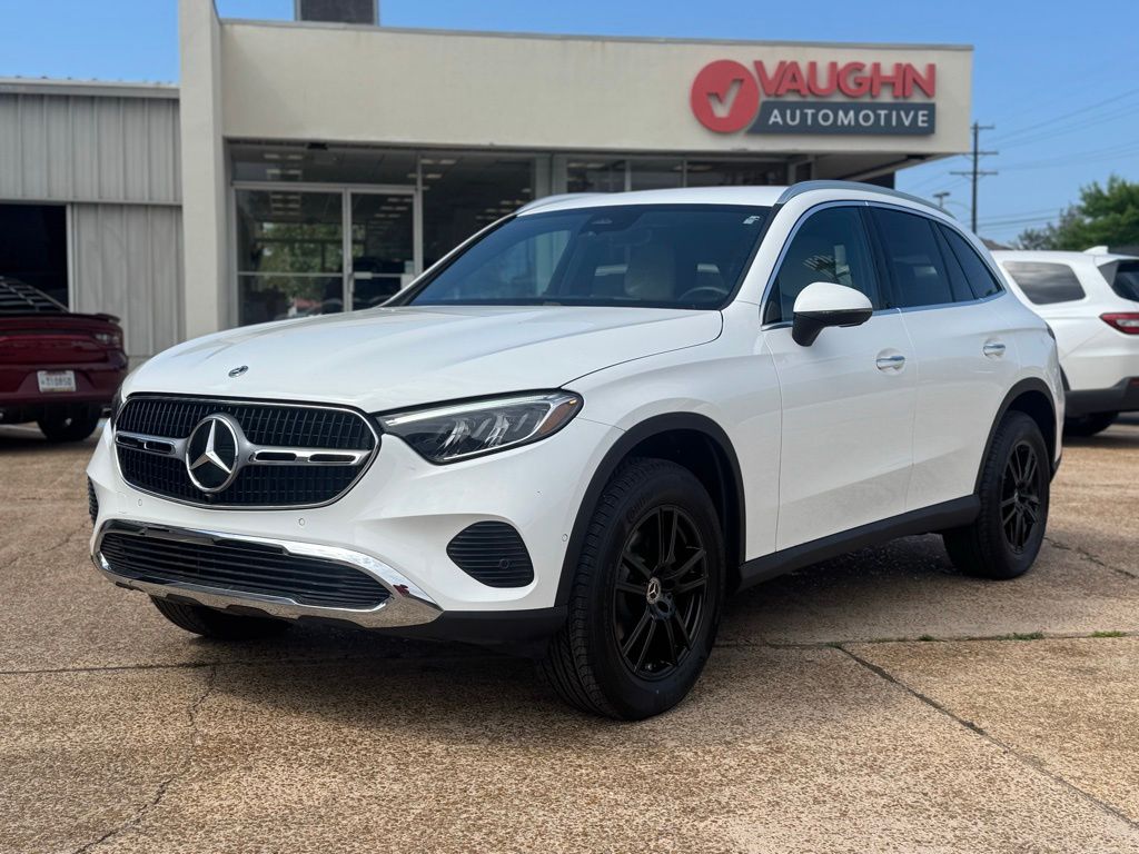 2025 Mercedes-Benz GLC GLC 300's photo