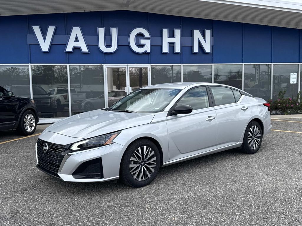 2024 Nissan Altima 2.5 SV's photo