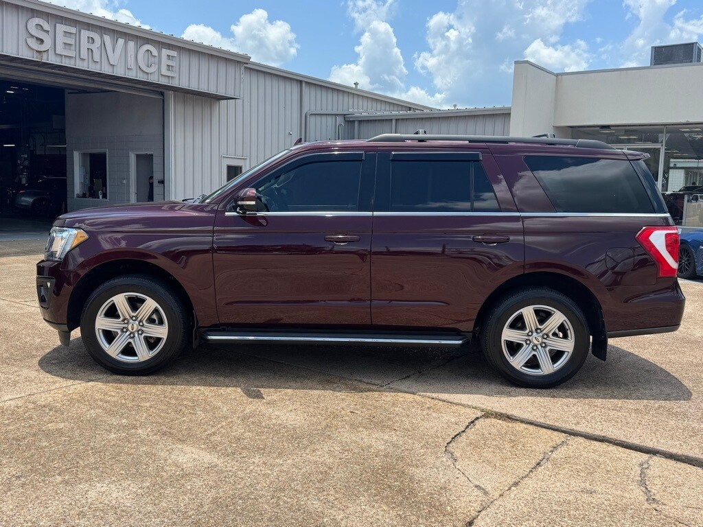 2021 Ford Expedition XLT photo 2