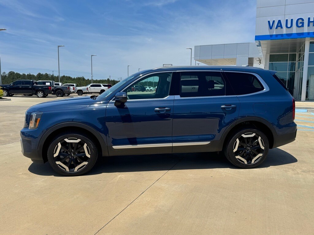 2024 Kia Telluride S photo 2