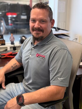 Staff member Jeff Lyons from ID_d6108e8f5103
