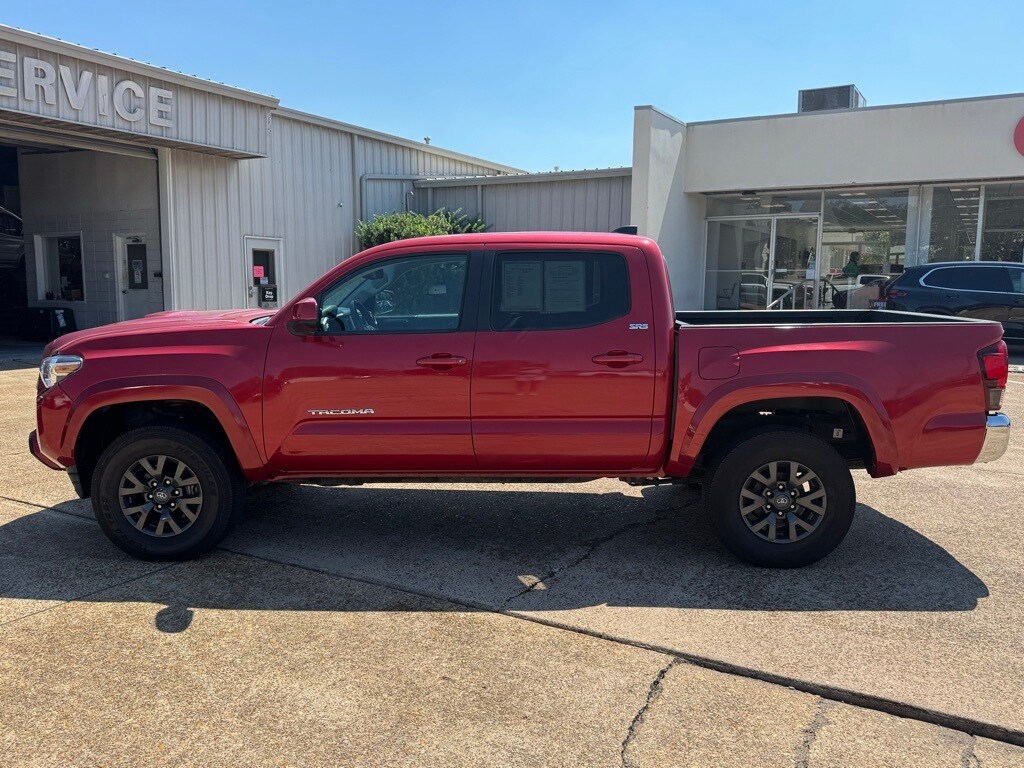 2022 Toyota Tacoma SR5 V6 photo 2