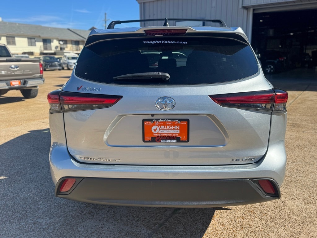 Used 2022 Toyota Highlander LE SUV
