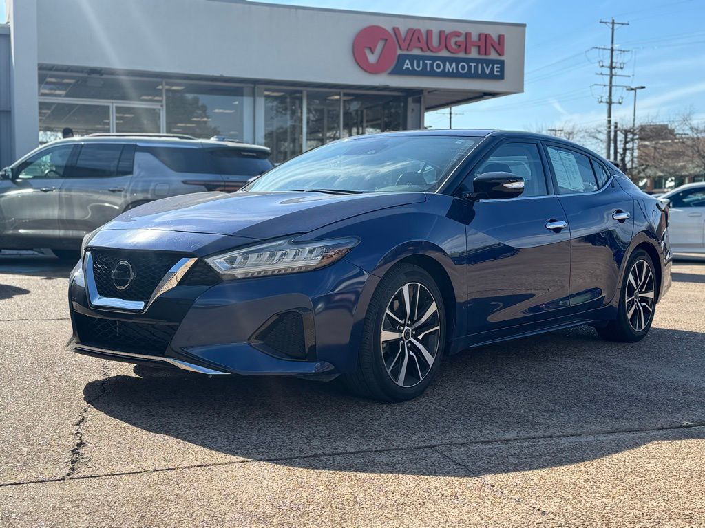 2023 Nissan Maxima SV's photo