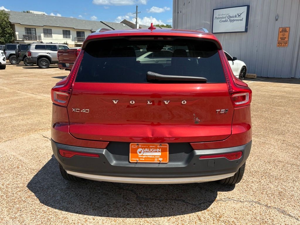 Used 2019 Volvo XC40 T5 Momentum SUV