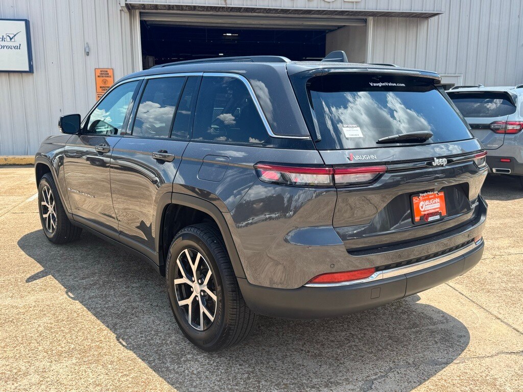 2024 Jeep Grand Cherokee Limited photo 2