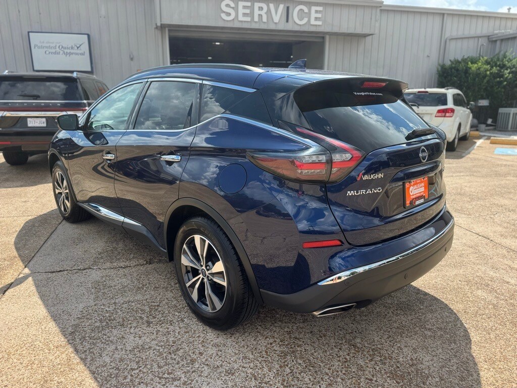 2023 Nissan Murano SV photo 2