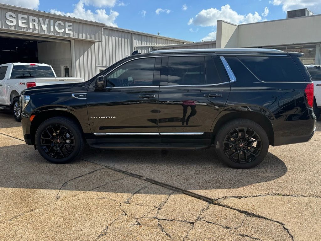 Used 2023 GMC Yukon SLT SUV