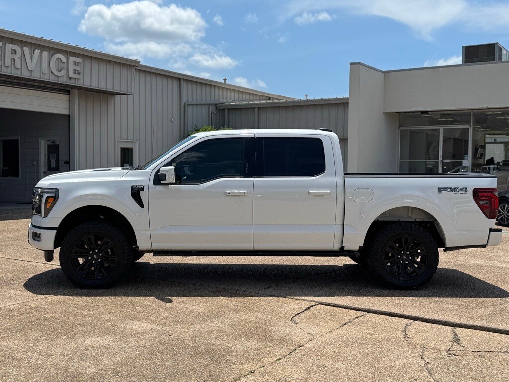 2024 Ford F-150 Platinum photo 2