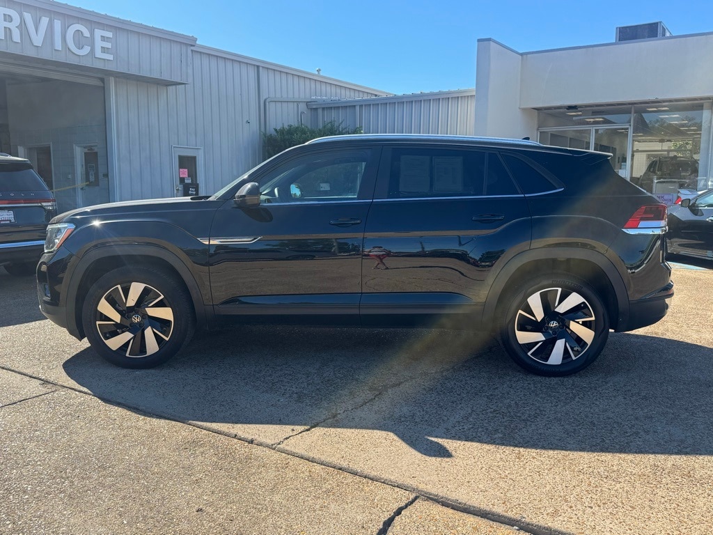 Used 2024 Volkswagen Atlas Cross Sport 2.0T SE w/Technology SUV
