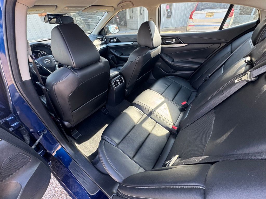 2023 Nissan Maxima SV - Photo 16