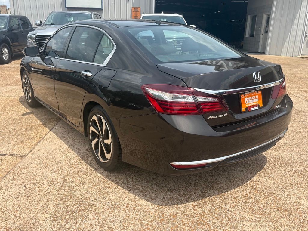 Used 2017 Honda Accord EX-L w/Navi & Honda Sensing Sedan