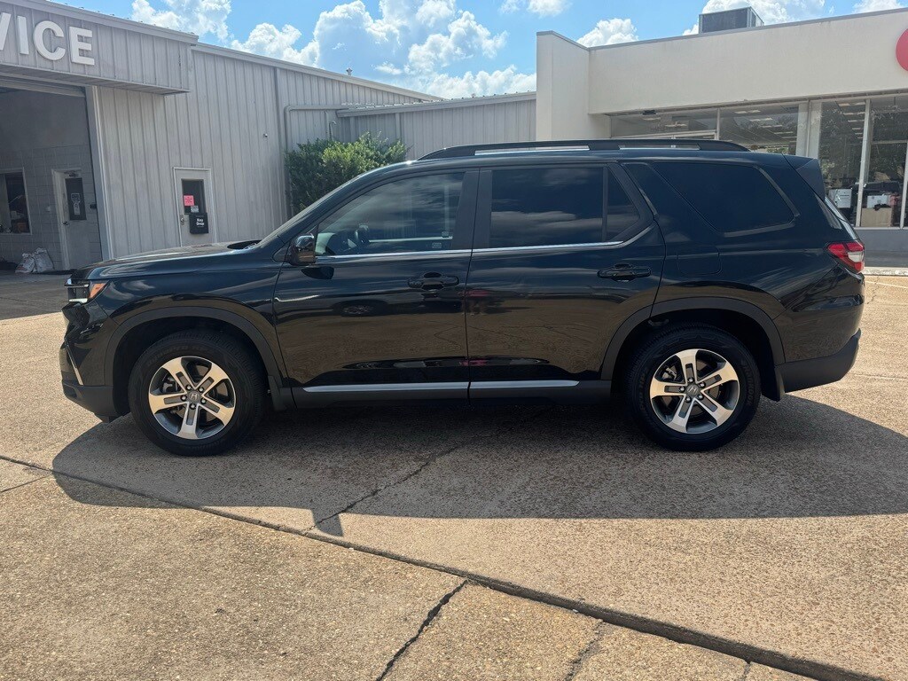 2024 Honda Pilot EX-L photo 2