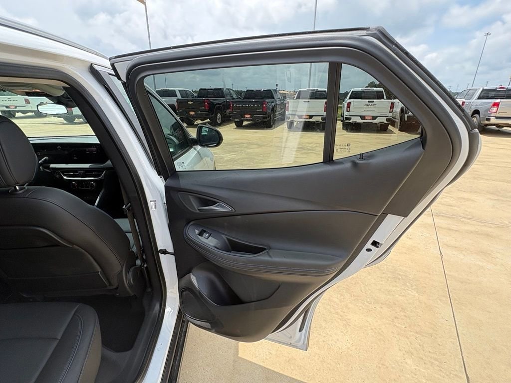2026 Buick Encore GX Sport Touring - Photo 18
