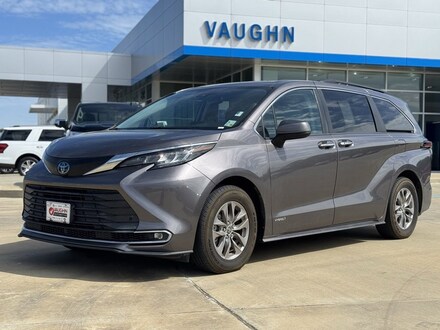 2021 Toyota Sienna XLE