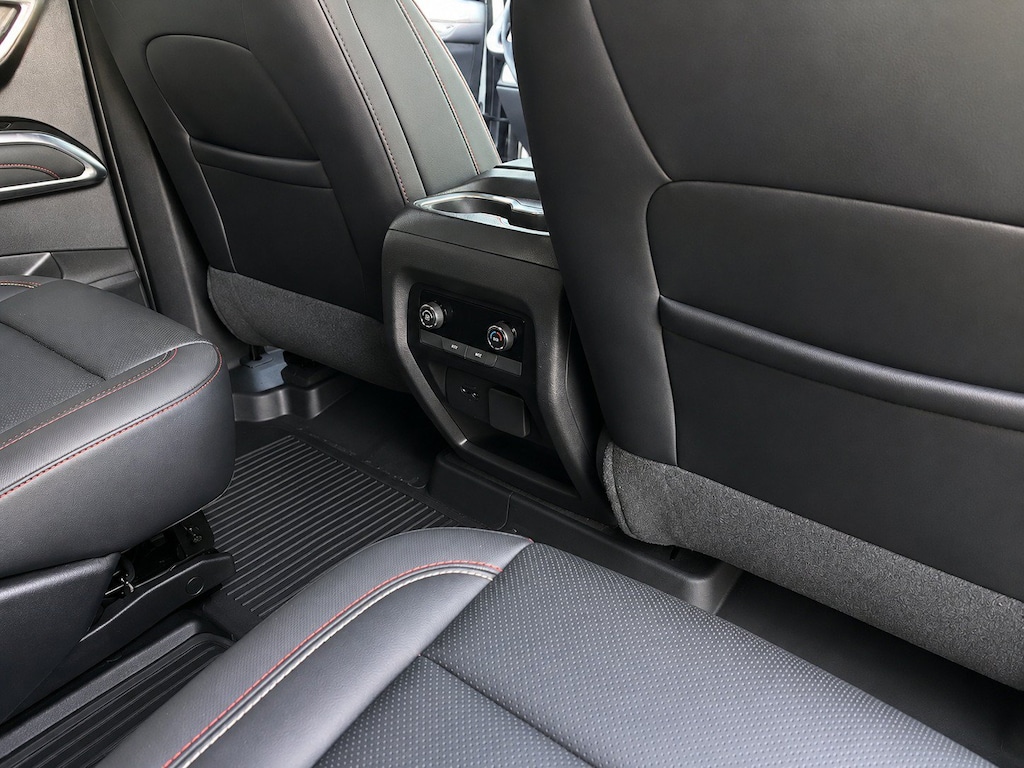 Used 2025 Chevrolet Traverse Z71 SUV