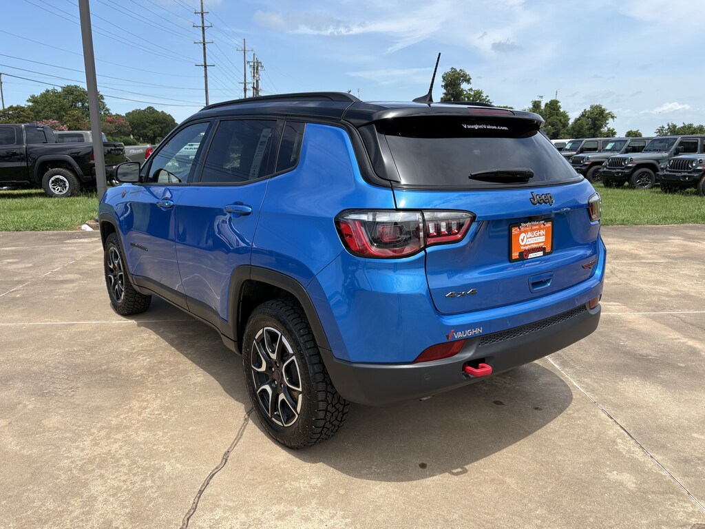 Used 2025 Jeep Compass Trailhawk SUV