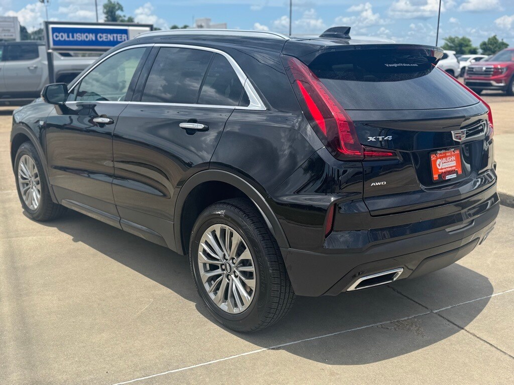 2024 Cadillac XT4 Premium Luxury photo 3