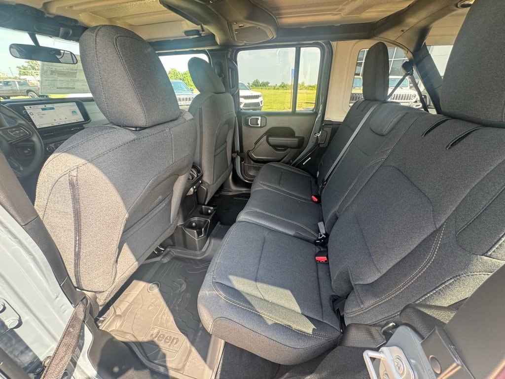 2025 Jeep Wrangler 4-Door Sport - Photo 17