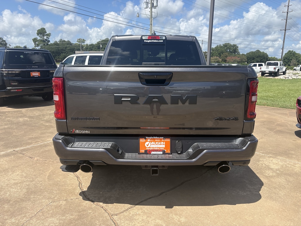 New 2026 Ram 1500 BIG HORN CREW CAB 4X4 5'7 BOX Pickup
