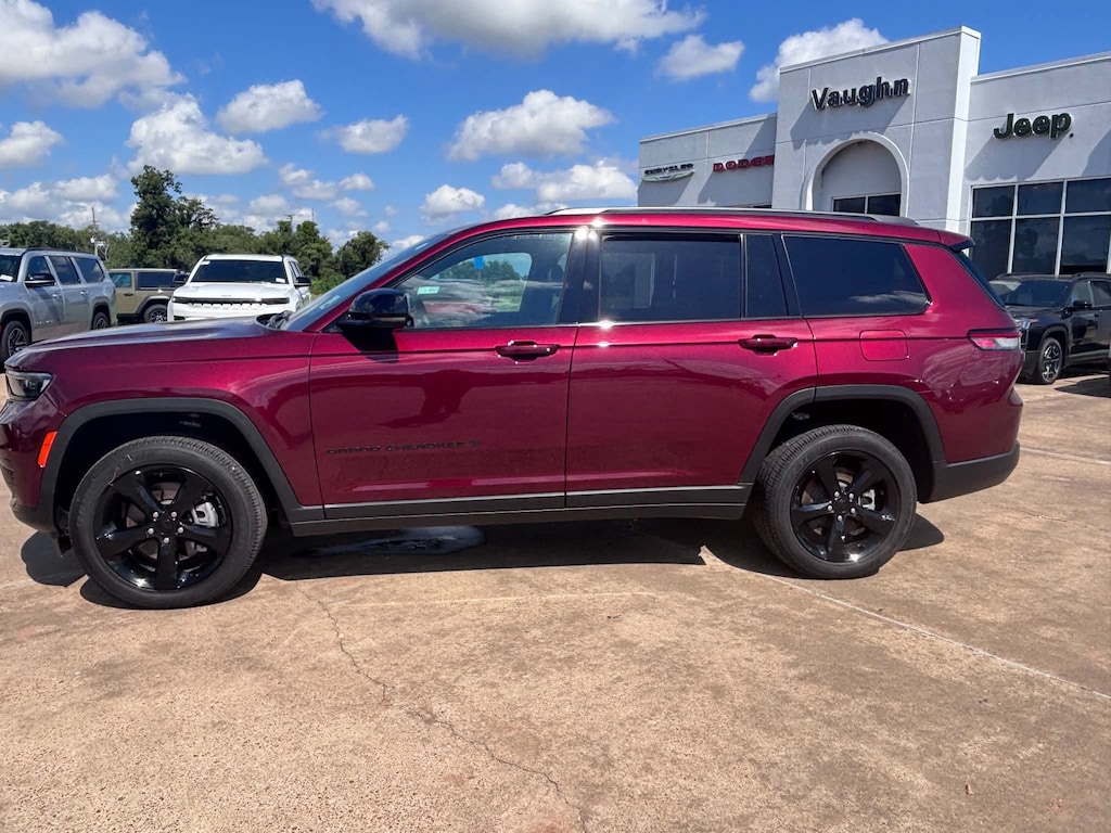 Used 2025 Jeep Grand Cherokee L Laredo SUV